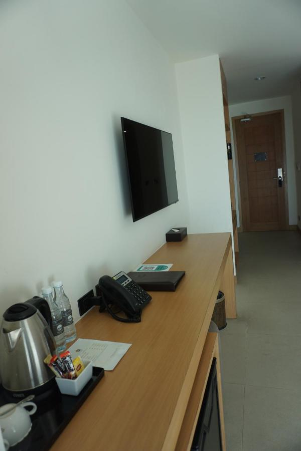 The Lunar Patong Phuket Exterior photo